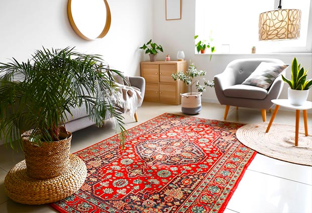 PATRETAPIS : vente, rachat, restauration et réparation de tapis, nettoyage de tapis, ravivement des couleurs ... dans toute la France. Artisanat et Savoir-Faire au Service de Vos Tapis : Nettoyage de tapis : dépoussiérage en profondeur, fixation des couleurs des tapis anciens, nettoyage artisanal à la main, désinfection naturelle, séchage contrôlé, inspection finale du tapis. Restauration et réparation de tapis : Réparation des lisières, restatuarion des franges, traitement des trames. Relainage de tapis et reconstitution du velours, création de teinte pour tapis, ravivement des couleurs de vos tapis. Intervention dans toute  la France