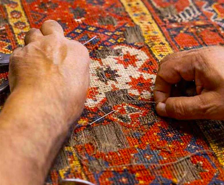 Restauration et réparation de tapis - PATRETAPIS dans toute la France : Réparation restauration de tapis et tapisserie : réparation des lisières, restauration des franges de tapis, traitement des trames, resserrage des nœuds de tapis dans toute la France